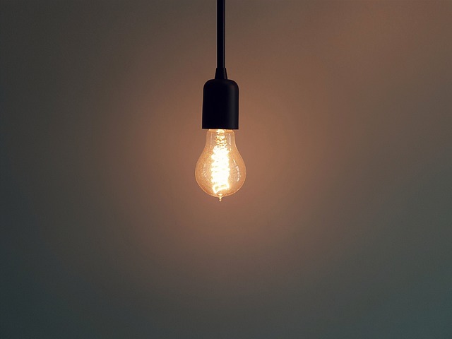 Gør dit hjem mere hyggeligt med en gulvlampe eller standerlampe: Inspiration til indretning