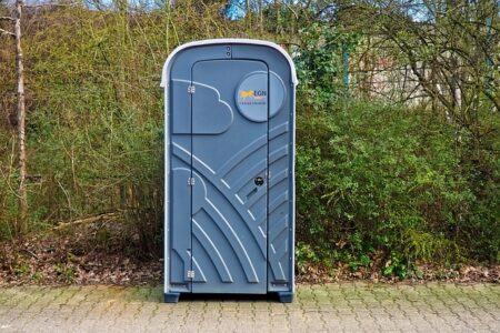 Fra rodet til ryddeligt: Sådan får du styr på dit toiletskab