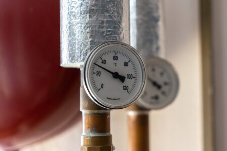 Varmepumper og indeklima: Sådan forbedrer du dit hjem